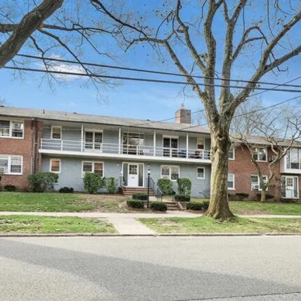 Buy this 1 bed condo on High Street in Fair Lawn, NJ 07410