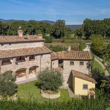Buy this 7 bed house on C.I.A. Arezzo in Via Baldaccio d'Anghiari, 52100 Arezzo AR