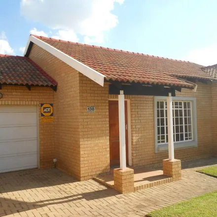 Rent this 2 bed townhouse on Suikerbos Street in Emalahleni Ward 21, eMalahleni