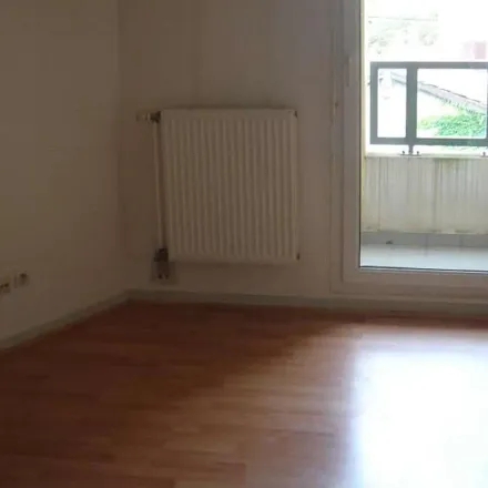 Image 2 - 3 Place Charles de Gaulle, 69290 Craponne, France - Apartment for rent