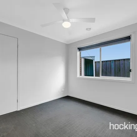 Image 3 - 19 Hollington Drive, Mickleham VIC 3064, Australia - Apartment for rent