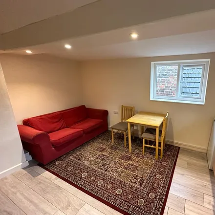 Image 2 - 11-13 Chatham Grove, Manchester, M20 1HS, United Kingdom - Apartment for rent