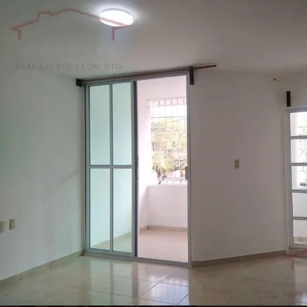 Buy this studio house on Calle Bosques de Mezquites 110 in Portales De La Arboleda, 37100 León