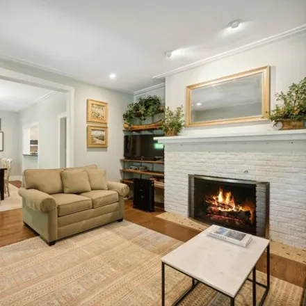 Image 4 - 2201 Forestview Road, Evanston, IL 60201, USA - House for sale