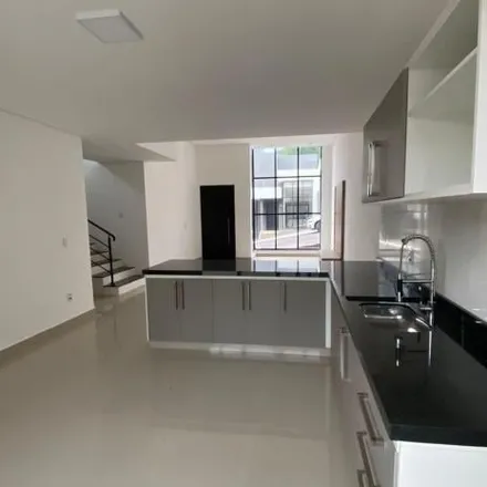 Rent this 3 bed house on Rua Doutor Cândido Rodrigues in Centro, Bragança Paulista - SP