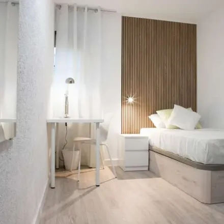 Rent this 1 bed apartment on Madrid in Farmacia Lda. Consolación Pinto Oca, Calle de la Oca