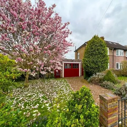Buy this 3 bed duplex on Approach Road in Molesey, KT8 2LP