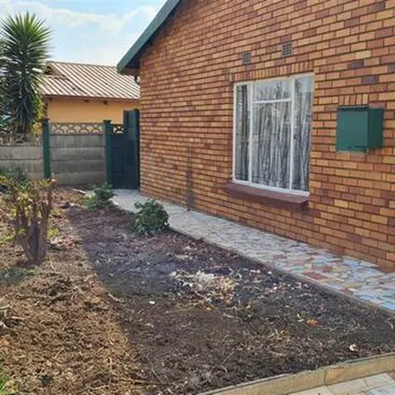 Image 6 - Ascot Road, Johannesburg Ward 18, Soweto, 1812, South Africa - Apartment for rent