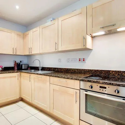 Image 3 - Riga Mews, 32-34 Commercial Road, London, E1 1LN, United Kingdom - Apartment for rent