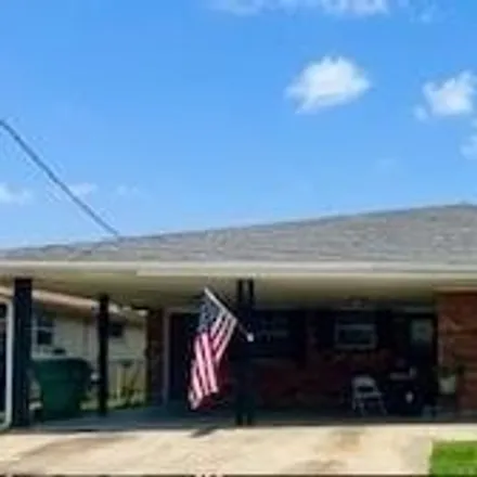 Rent this 2 bed house on 2403 Neyrey Dr in Metairie, Louisiana