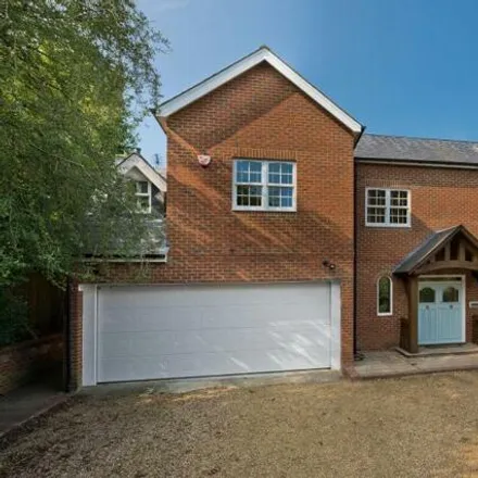 Rent this 6 bed house on Northcroft Close in Englefield Green, TW20 0DY