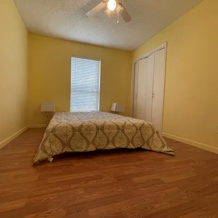 Image 7 - 7000 Lincoln Drive, North Richland Hills, TX 76182, USA - Duplex for rent