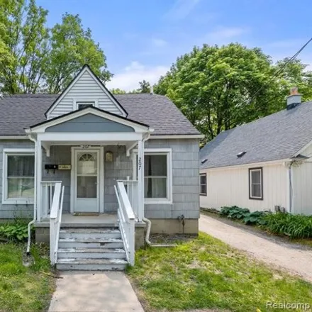 Buy this 3 bed house on 841 West Washington Street in Ann Arbor, MI 48103