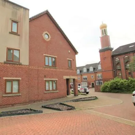 Buy this 6 bed townhouse on Leamington Road Mosque in Leamington Road, Blackburn