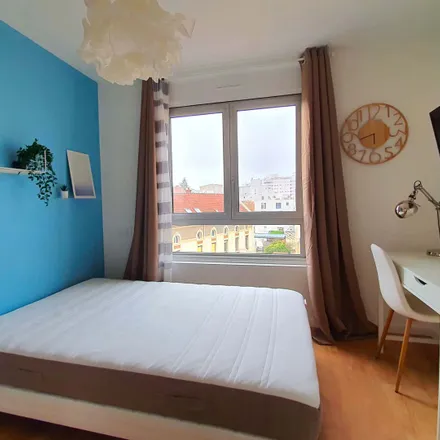 Rent this 1 bed room on 12 Rue Félix Trutat in 21000 Dijon, France