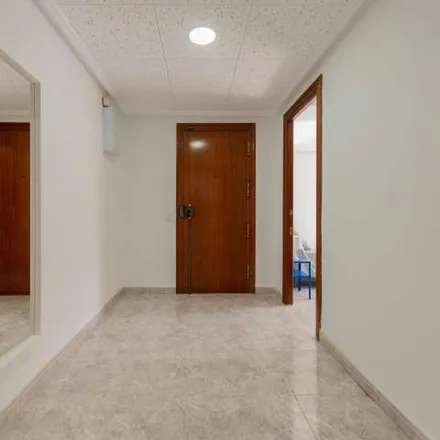 Image 9 - Carrer de Santa Rosa, 20, 46021 Valencia, Spain - Apartment for rent