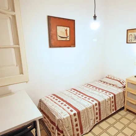 Rent this 4 bed room on Carrer de Rocafort in 140, 08001 Barcelona