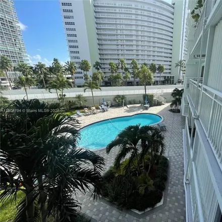 Buy this 3 bed condo on 2771 Southeast 20th Street in Harbor Heights, Fort Lauderdale
