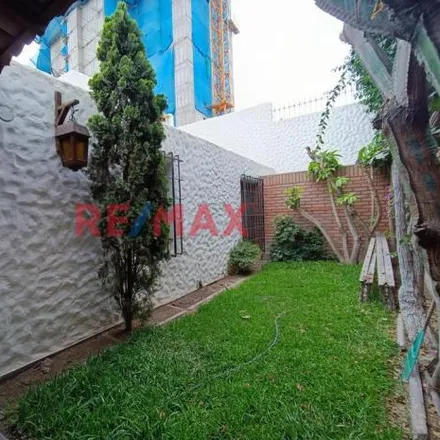 Rent this 3 bed house on Manuel Olguin Avenue 477 in Santiago de Surco, Lima Metropolitan Area 10051
