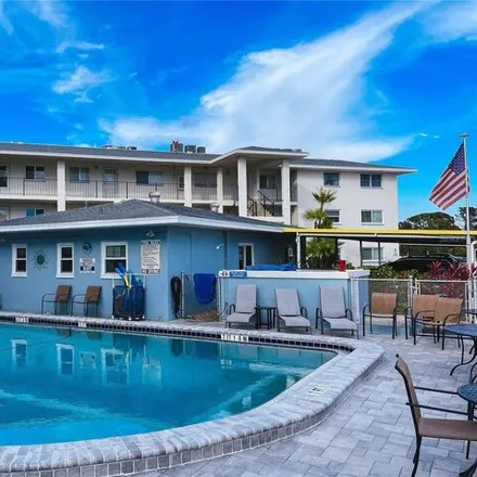 Rent this 2 bed condo on Tamiami Trail in Venice, FL 34295