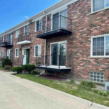 Image 2 - Van Dyke / Concentra (SB), Van Dyke Avenue, Sterling Heights, MI 48311, USA - Apartment for rent