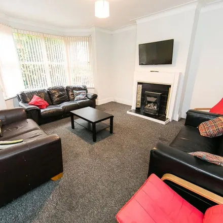Rent this 7 bed apartment on 81A in 81B St. Michael's Lane, Leeds