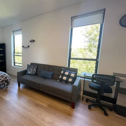 Rent this studio apartment on New Haven