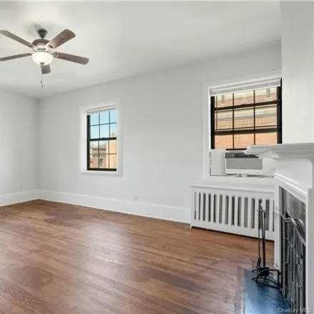 Image 3 - 831 Bronx River Road, City of Yonkers, NY 10708, USA - Apartment for sale