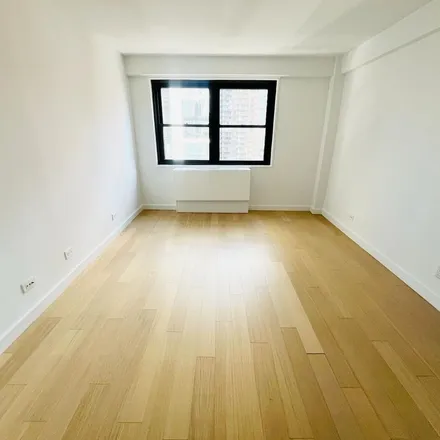 Rent this 3 bed apartment on 245 East 37th Street in New York, NY 10016