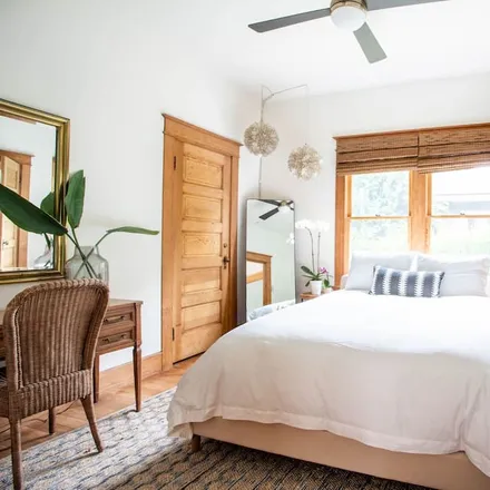 Rent this 2 bed house on Santa Barbara