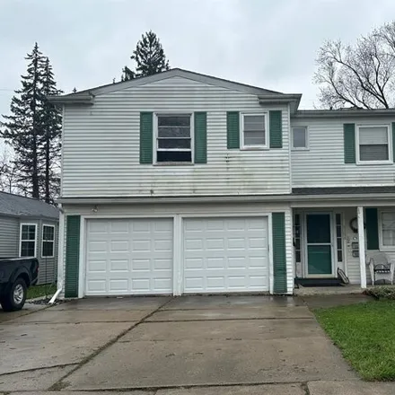 Buy this 4 bed house on 2136 Hills Street in Flint, MI 48503