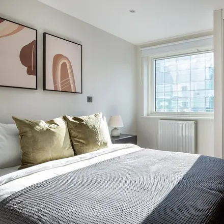Image 6 - London, E1 7PS, United Kingdom - Apartment for rent
