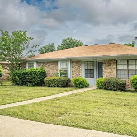 Buy this 3 bed house on 586 King Circle in Lewisville, TX 75028