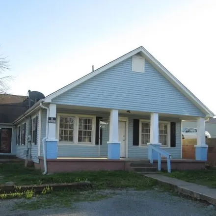 Rent this 2 bed house on 132 South Clinch Street in Woodbury, Cannon County