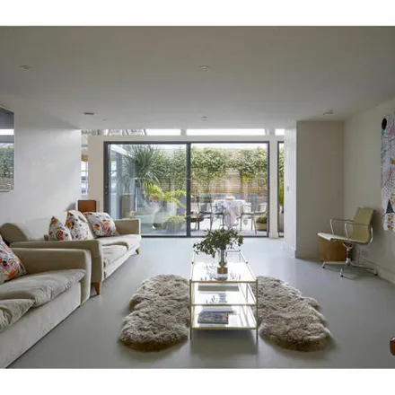 Image 7 - Rainbow Park, Wotton Road, London, NW2 6PY, United Kingdom - House for sale