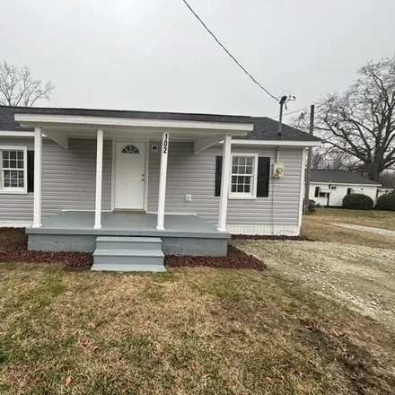 Rent this 1 bed house on 136 North Cox Street in Richlands, NC 28574