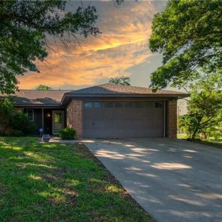 Buy this 3 bed house on 857 Tahoe Trail in Hewitt, McLennan County