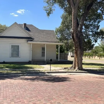 Buy this 4 bed house on 902 Denrock Avenue in Dalhart, TX 79022