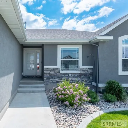 Image 3 - 4729 Porter Drive, Ammon, ID 83406, USA - House for sale