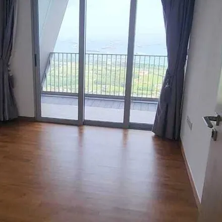 Rent this 1 bed room on V on Shenton in 5 Shenton Way, Singapore 068815