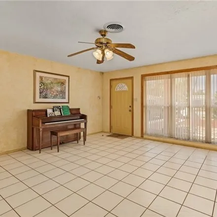 Image 4 - 768 Sharar Court, Cape Coral, FL 33904, USA - House for sale
