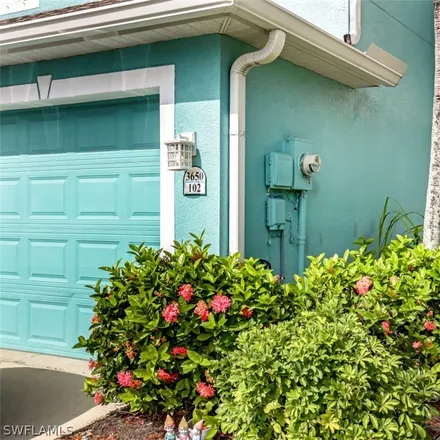 Image 3 - 4136 Woodside Avenue, Fort Myers, FL 33916, USA - Townhouse for sale