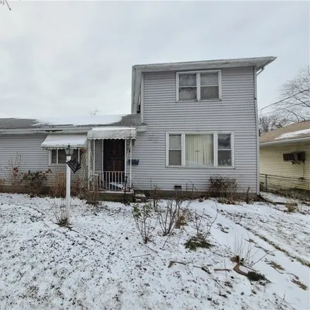 Image 2 - 1079 East 36th Street, Lorain, OH 44055, USA - House for sale