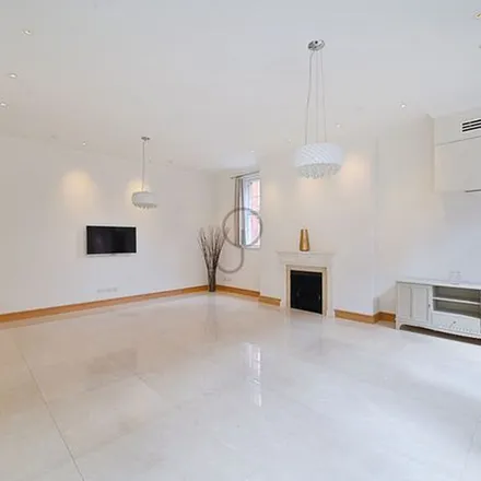 Rent this 3 bed apartment on 28 Green Street in London, W1K 7JW