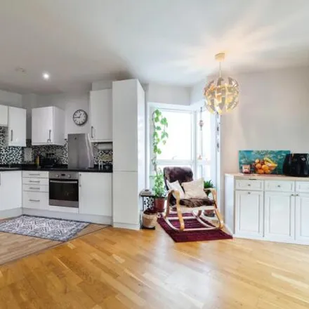 Image 5 - 119 Tarling Road, London, London, E16 - Apartment for sale