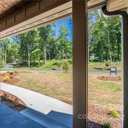 Image 3 - 109 Fairview Street, Brookland Manor, Hendersonville, NC 28792, USA - House for sale