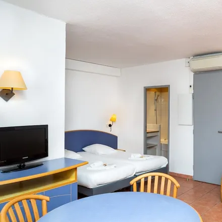 Image 4 - Saint-Raphaël, Var, France - Apartment for rent