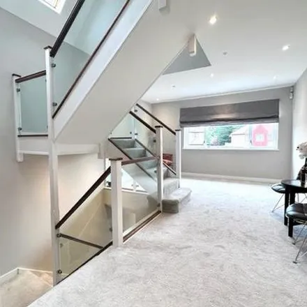 Rent this 6 bed apartment on Wood Ride in London, EN4 0LL