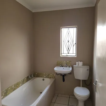 Image 5 - Wild Chestnut Street, Protea Glen, Soweto, 1861, South Africa - Apartment for rent