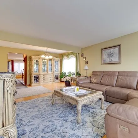 Image 3 - 7737 West Forest Preserve Drive, Chicago, IL 60634, USA - House for sale